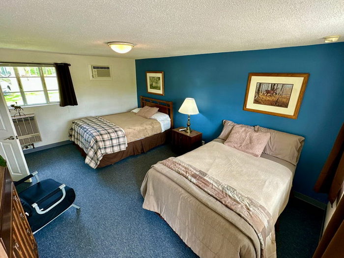 9 Oaks Inn (Pine Aire Motel, Pine-Aire Motel) - From Real Estate Listing